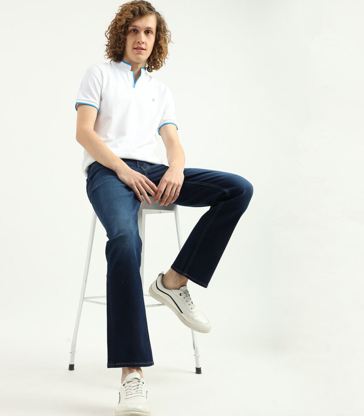 UCB MEN SOLID BOOTLEG JEANS