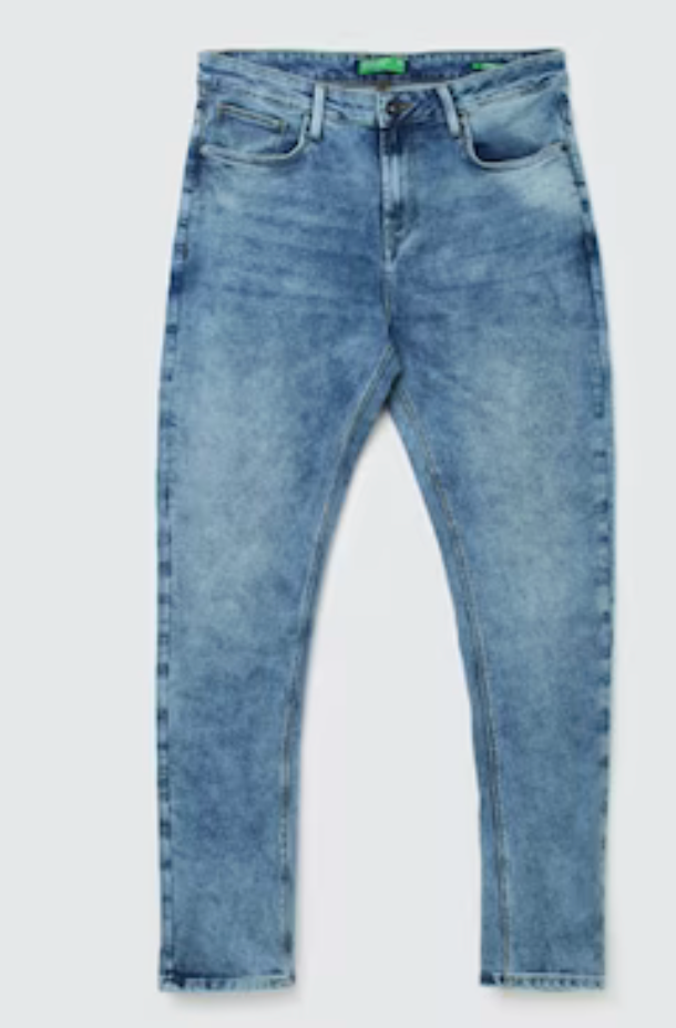 UCB Light Blue Solid Ankle-Length Mid Rise Casual Men Carrot Fit Jeans
